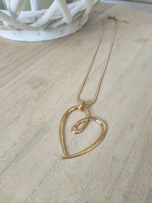 Collar Inima dorado